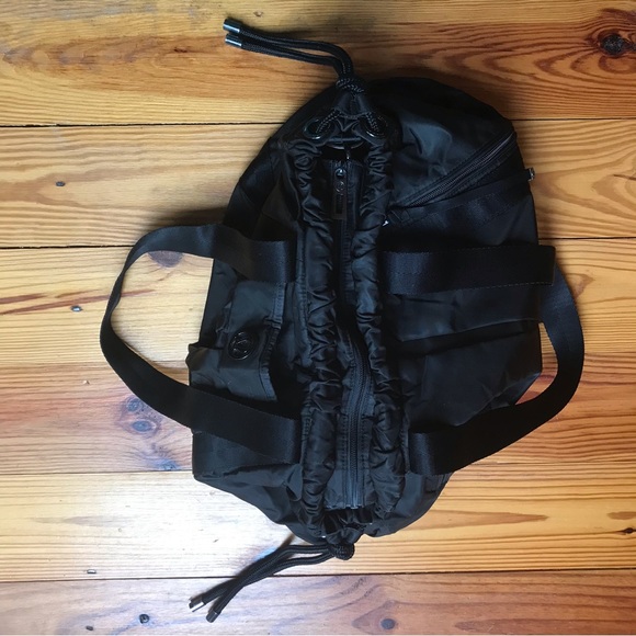 Lululemon Athletica Black Athletic Gym Bag, EUC, 22” - Picture 15 of 16